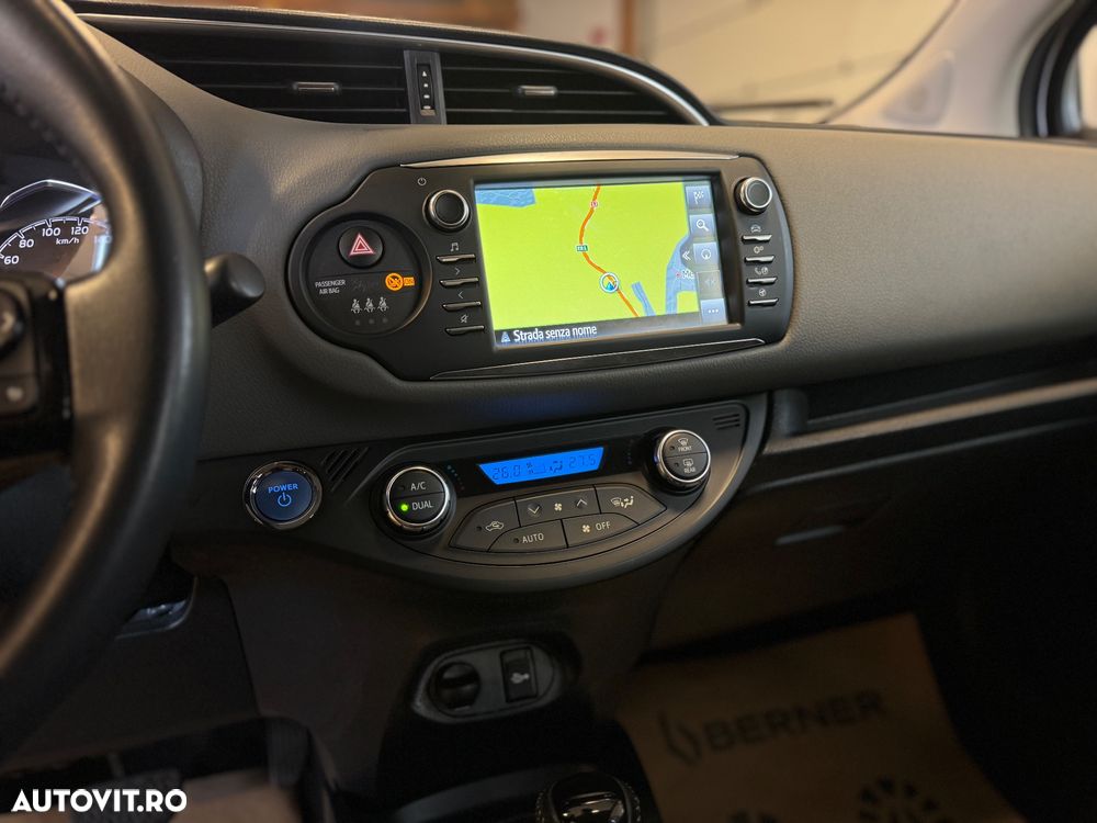 Toyota Yaris 1.5 VVT-i HSD Dynamic - 26