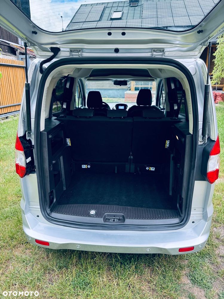 Ford E-Tourneo Courier - 10