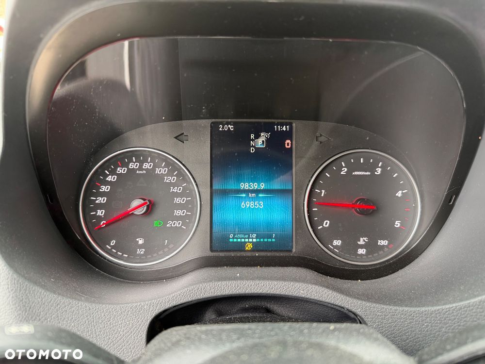 Mercedes-Benz Sprinter - 10