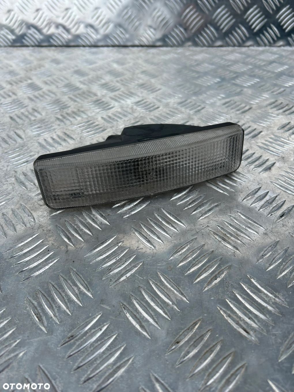 LAMPA LAMPKA OBRYSOWA SCANIA R - 1