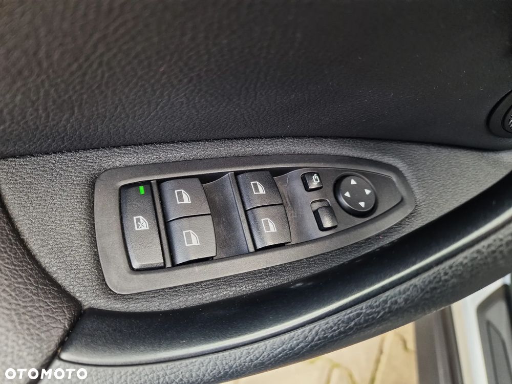 BMW X1 sDrive18d Sport Line sport - 32