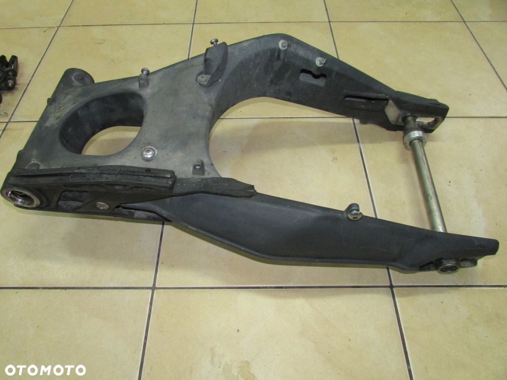 Triumph street triple 675 13-17 wahacz tył - 2