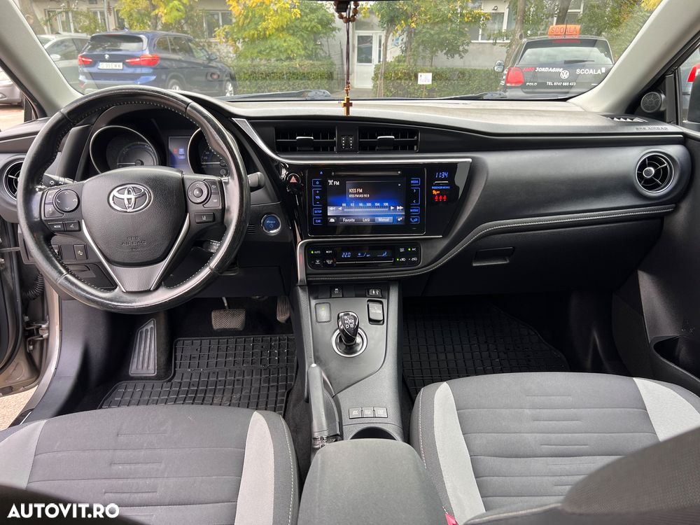 Toyota Auris - 8