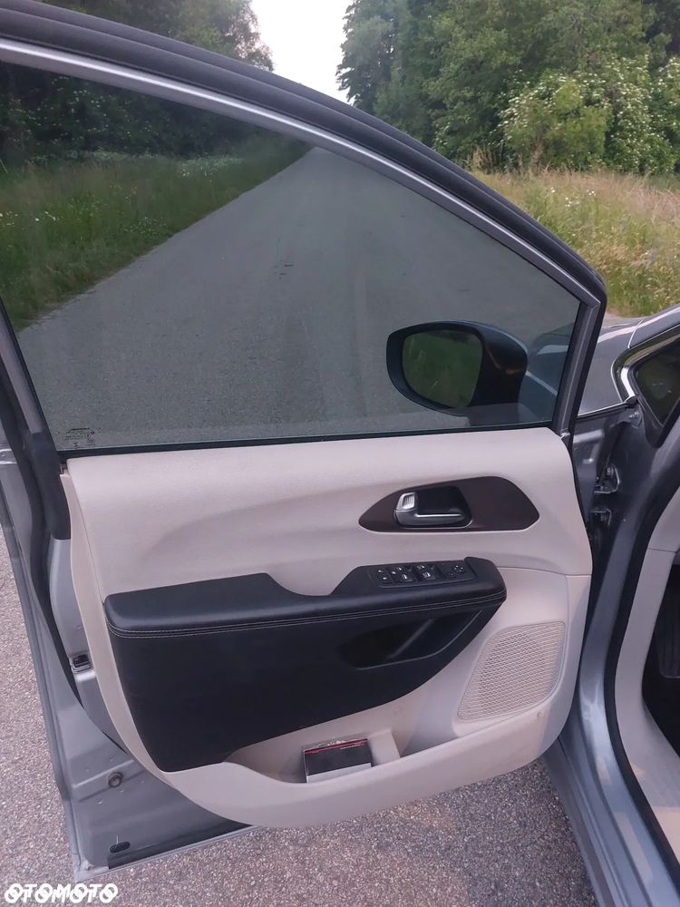 Chrysler Voyager - 12