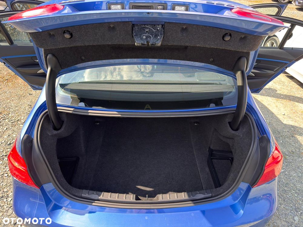 BMW Seria 3 328i xDrive Sport-Aut Sport Line - 30