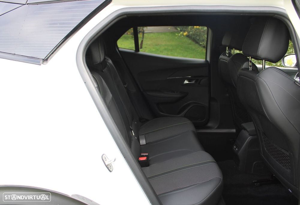 Peugeot 2008 1.2 PureTech GT EAT8 - 37