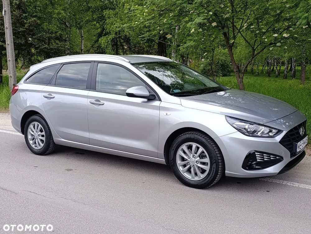 Hyundai i30 1.5 DPI Classic + - 13