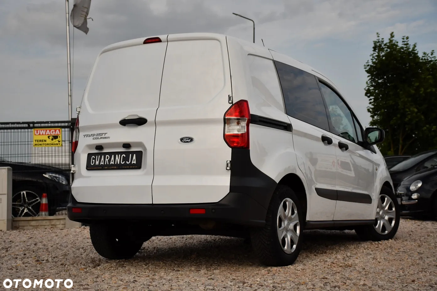 Ford Transit Courier - 24