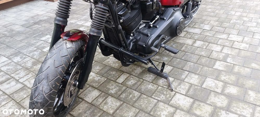 Harley-Davidson Softail Street Bob - 38