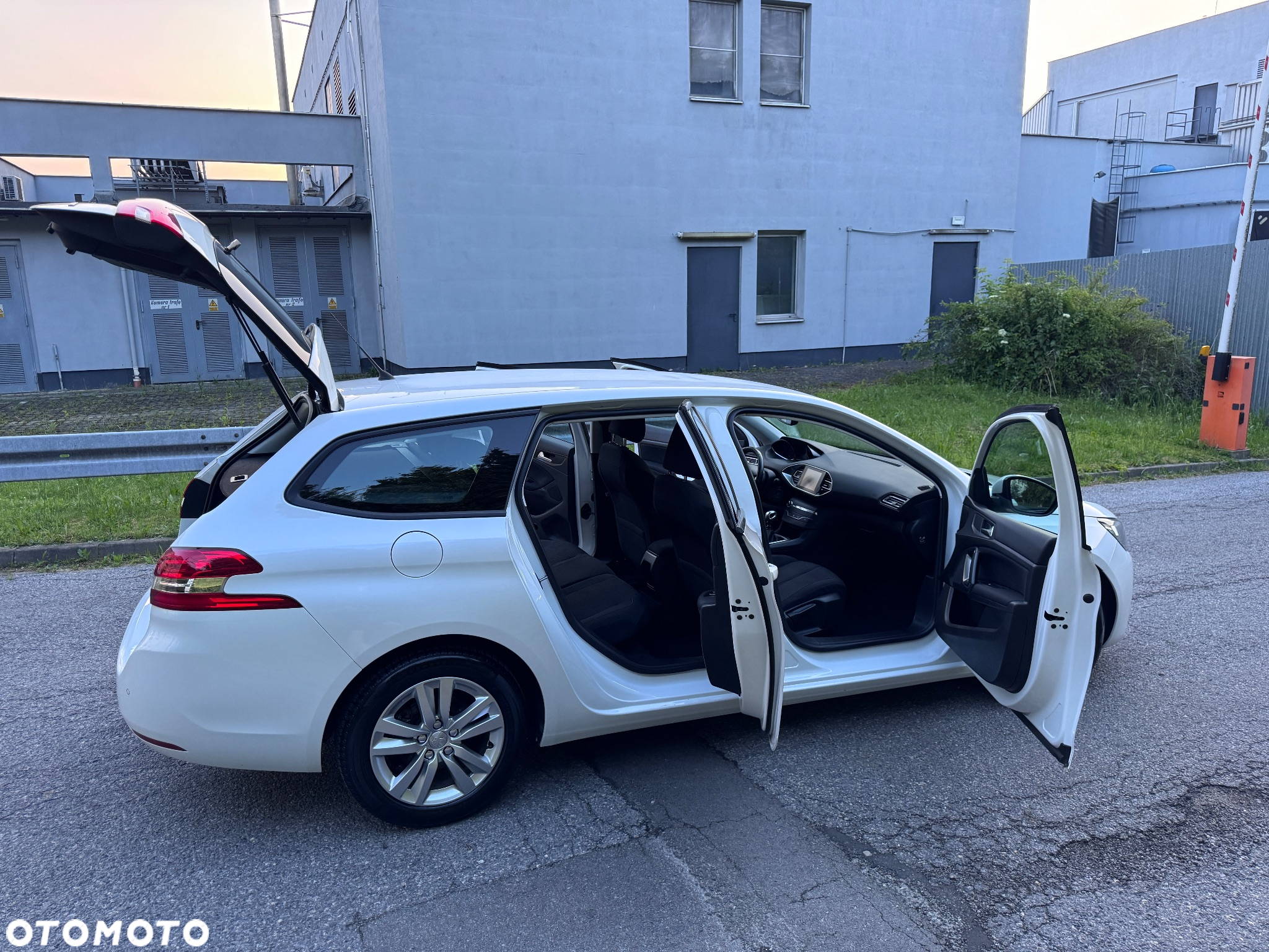 Peugeot 308 130 e-THP Stop & Start Active - 25