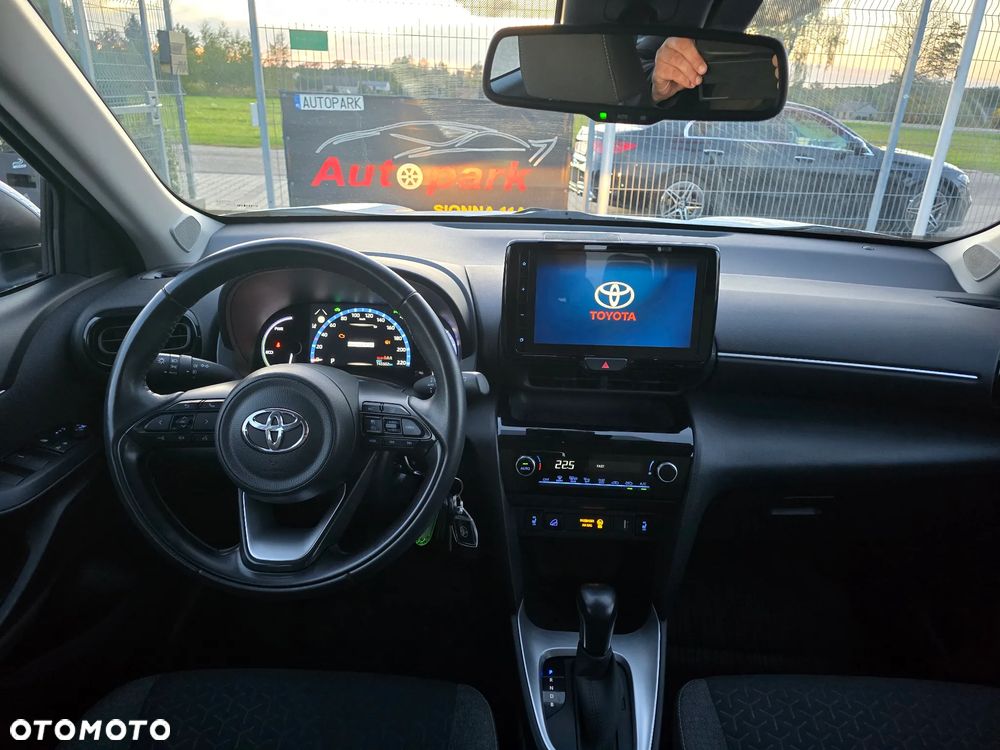 Toyota Yaris Cross Hybrid 1.5 Comfort 4x4 - 38