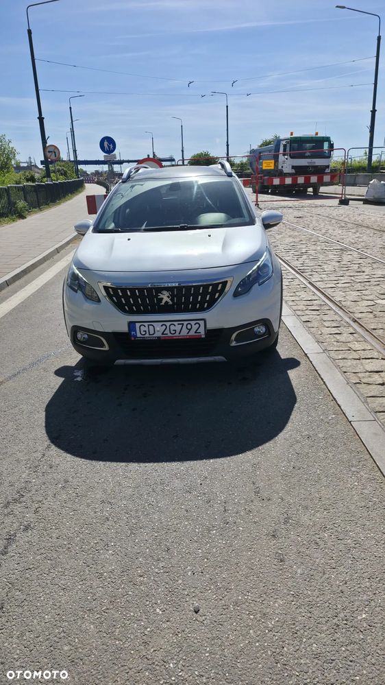 Peugeot 2008 1.2 Pure Tech Allure S&S EAT6 - 1