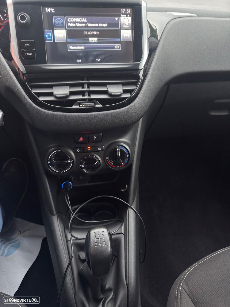 Peugeot 208 1.2 PureTech Allure - 11