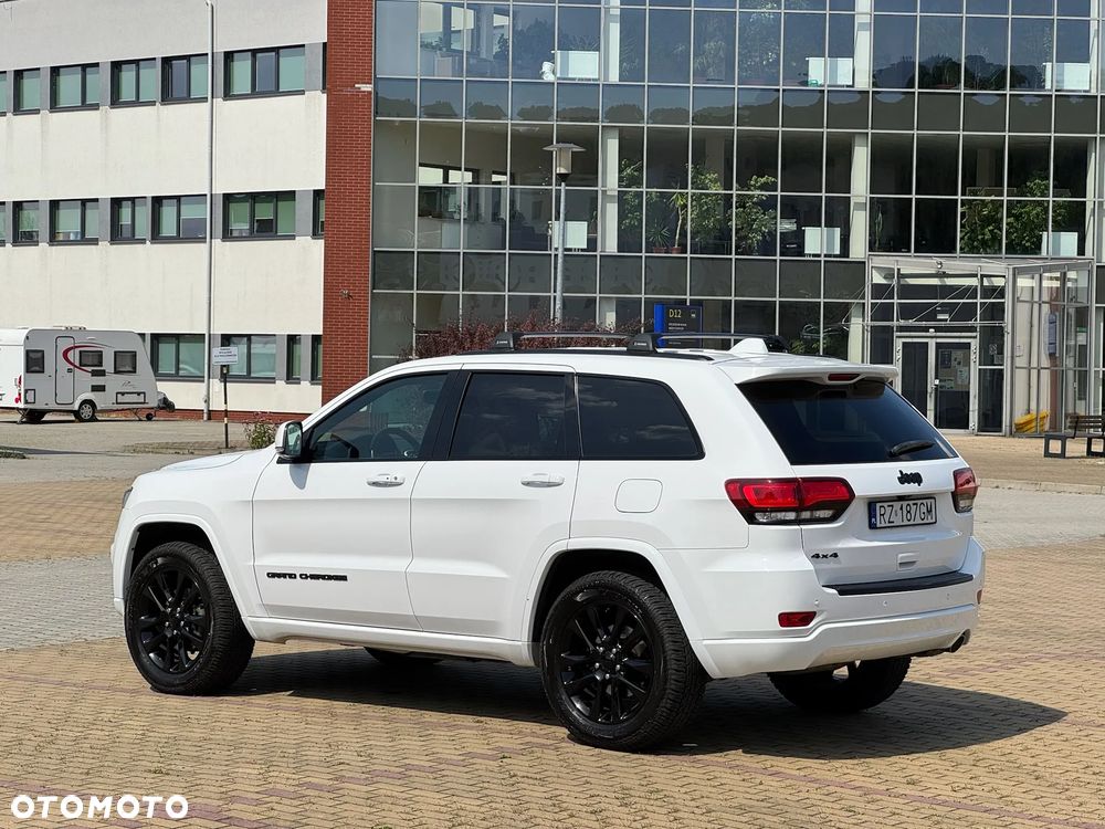 Jeep Grand Cherokee - 8