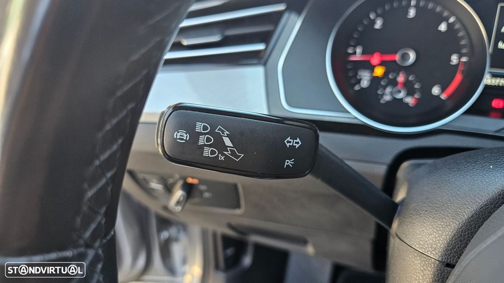 VW Passat Variant 2.0 TDi Business DSG - 21