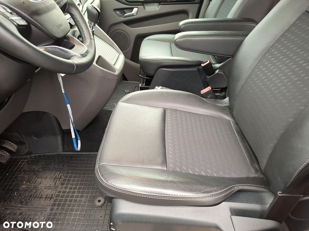 Ford Tourneo Custom 2.0 EcoBlue L2 Titanium - 11