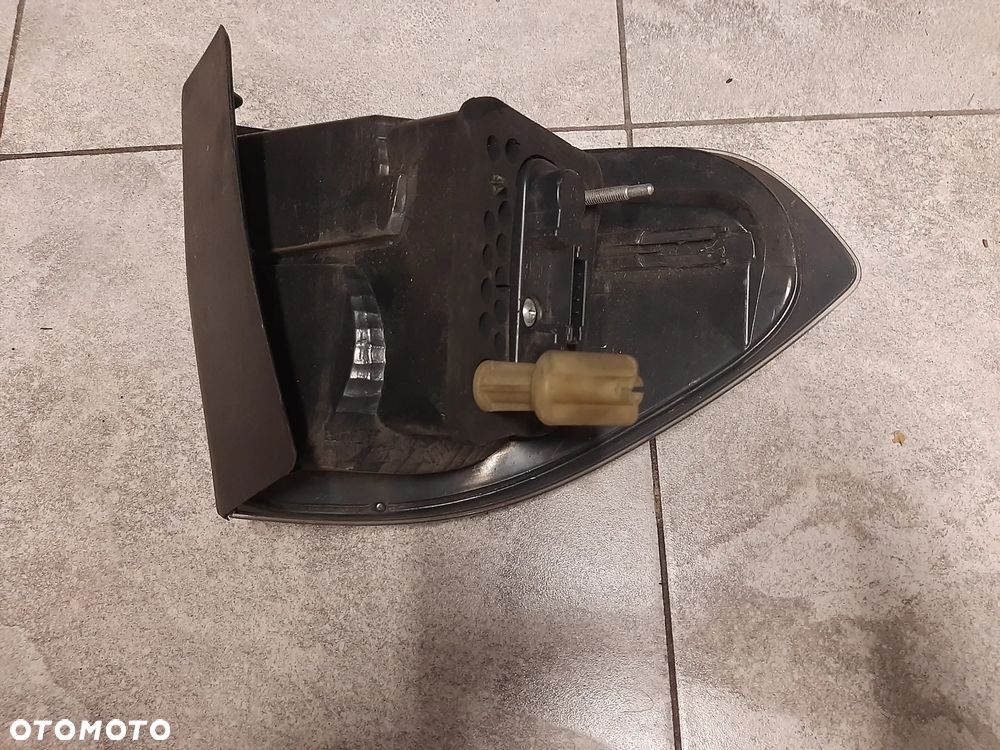 LAMPA LEWA LEWY TYŁ FORD S-MAX I MK1 (2006-2010) EUROPA - 3