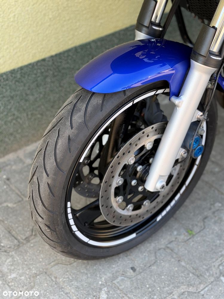 Yamaha FZS - 28