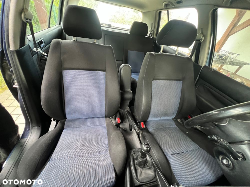 Volkswagen Golf - 6