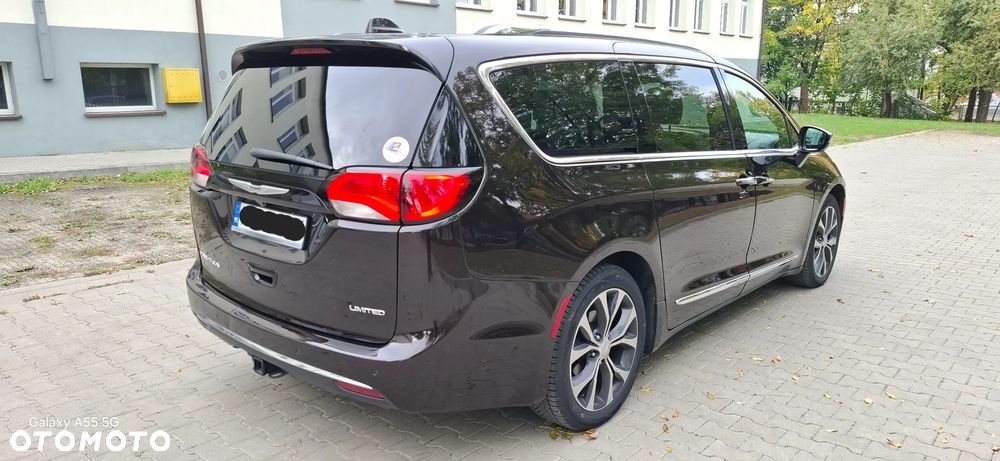 Chrysler Pacifica - 3