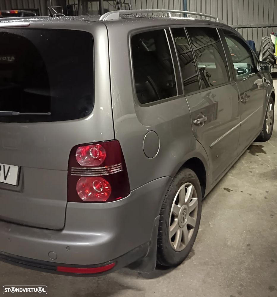VW Touran 2.0 TDI DPF Highline - 6