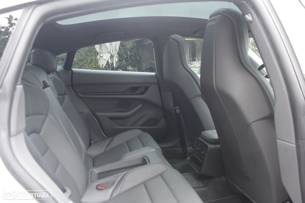 Porsche Taycan 4S - 22