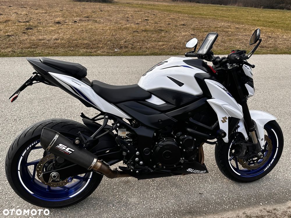 Suzuki GSX - 3