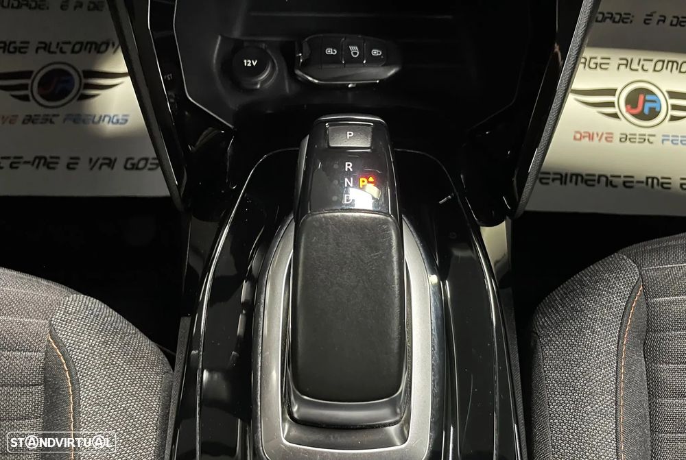 Peugeot e-208 - 41