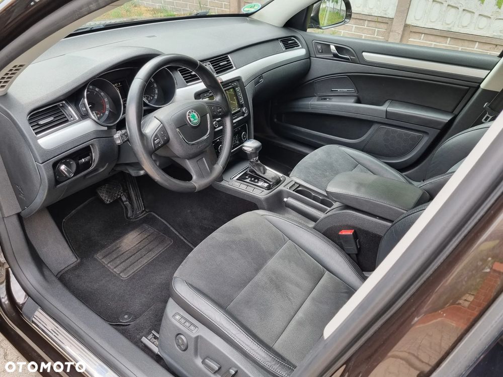Skoda Superb 2.0 TDI Elegance DSG - 10