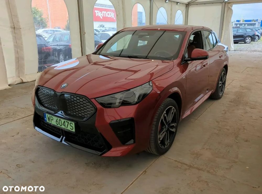 BMW iX2 xDrive30 66.5kWh M Sport - 11