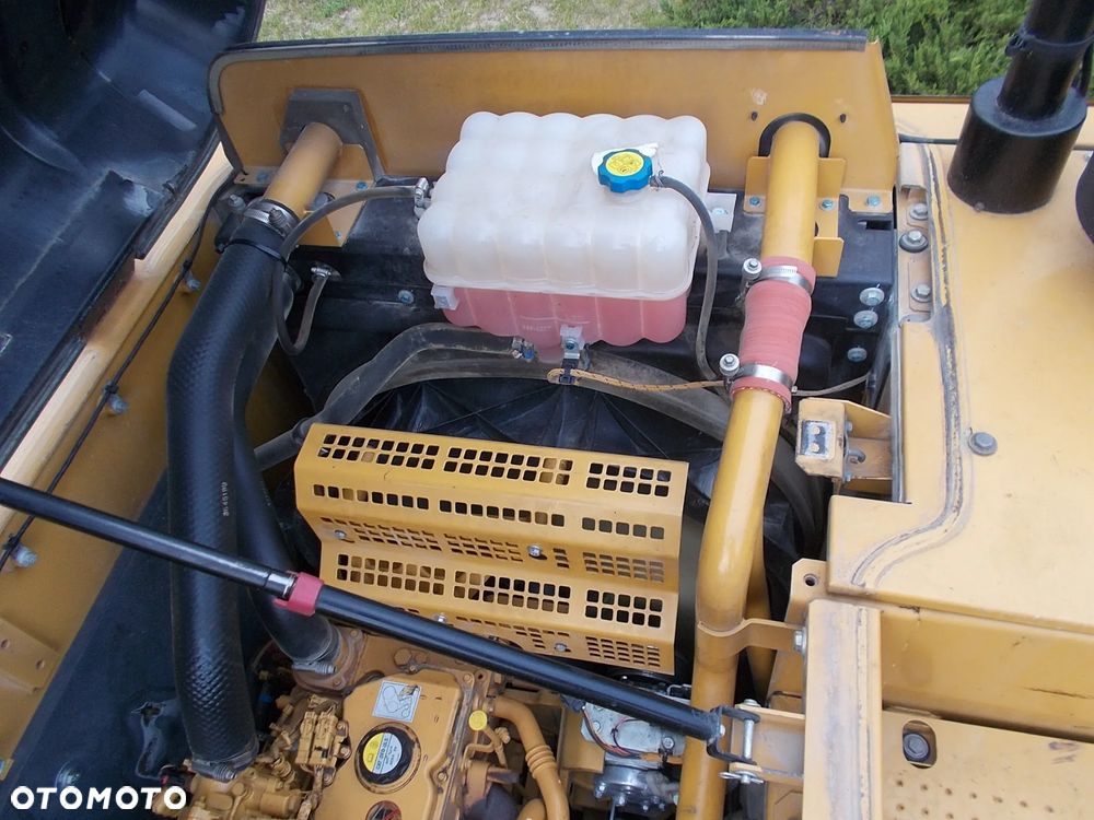 Caterpillar 323E - 30