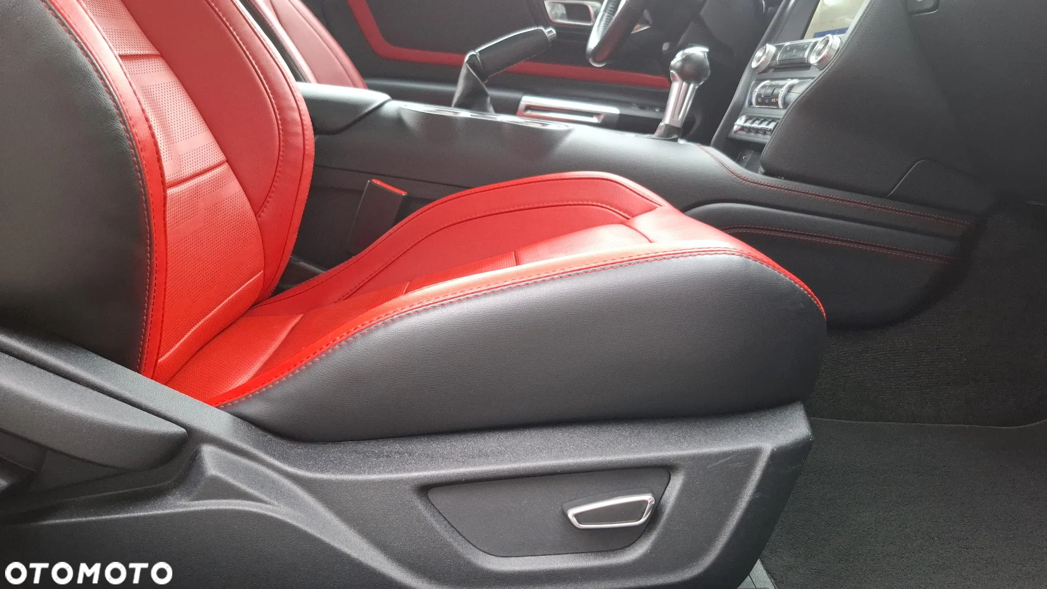 Ford Mustang 5.0 V8 GT - 23