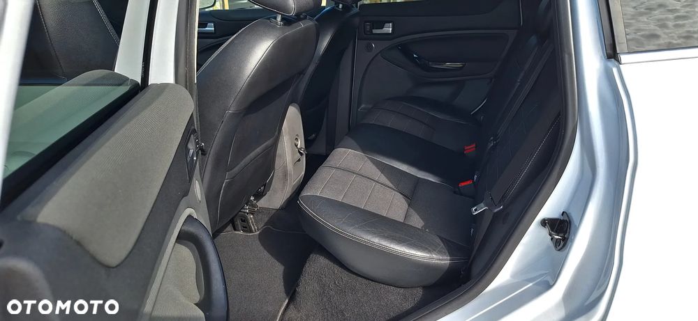 Ford Kuga 2.0 TDCi 2x4 Titanium - 15