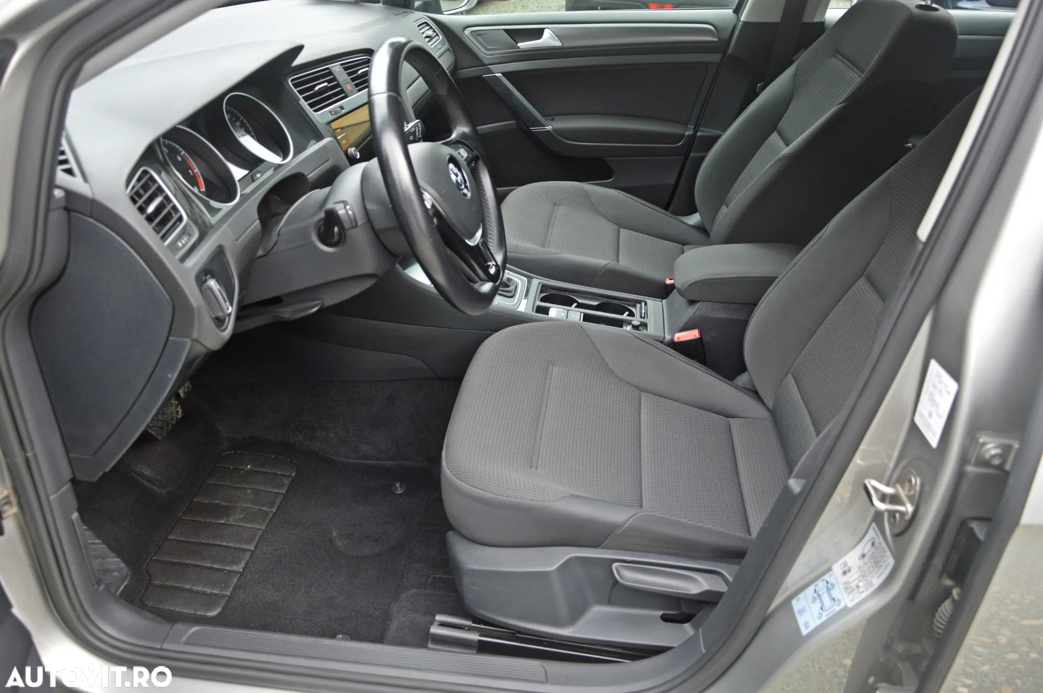 Volkswagen Golf - 21