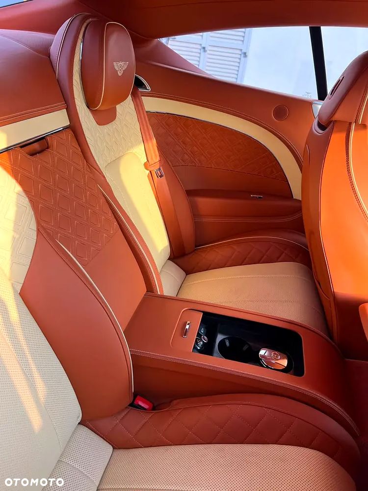 Bentley Continental GT - 17