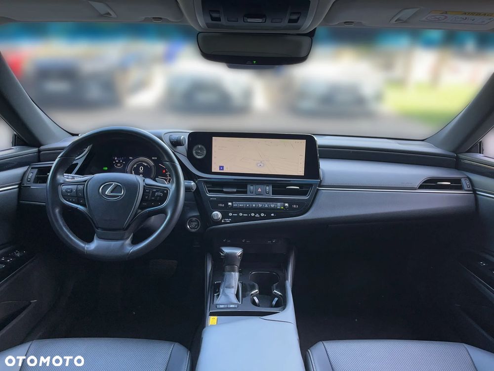 Lexus ES 300h Business Edition - 7