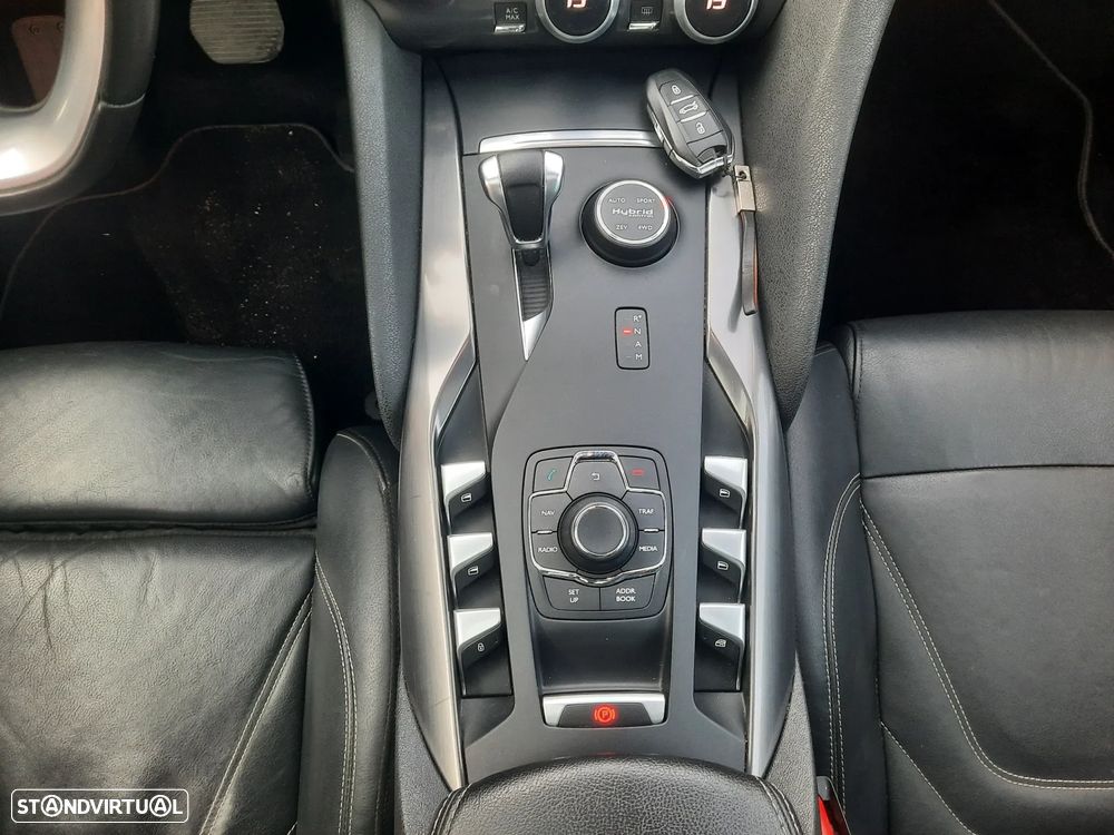 Citroën DS5 2.0 HDi Hy4 So Chic CMP6 88g - 32