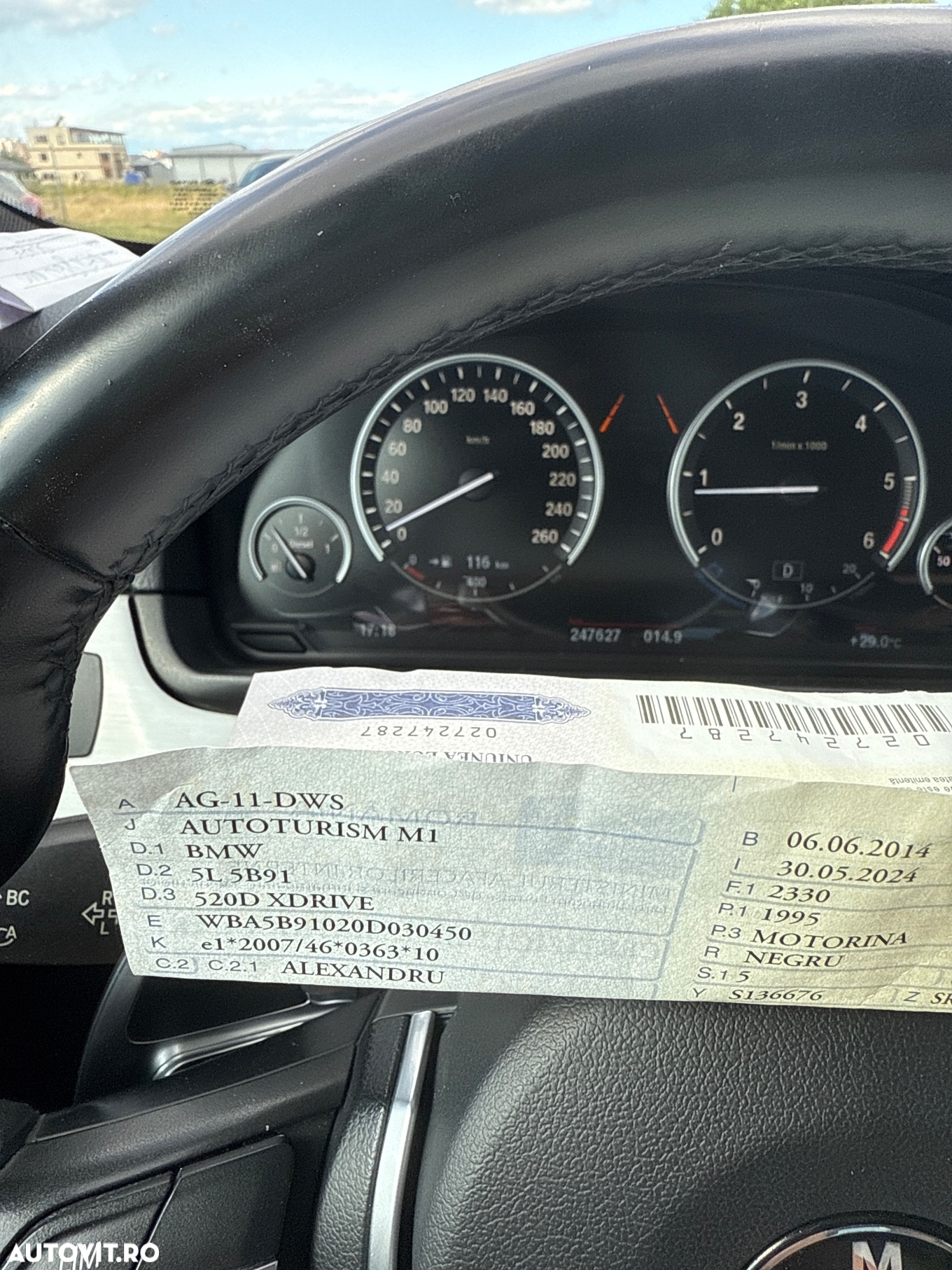 BMW Seria 5 520d xDrive - 29