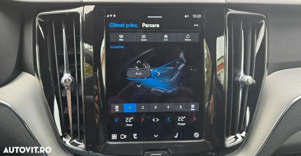 Volvo XC 60 B4 MHEV AWD R-Design - 20