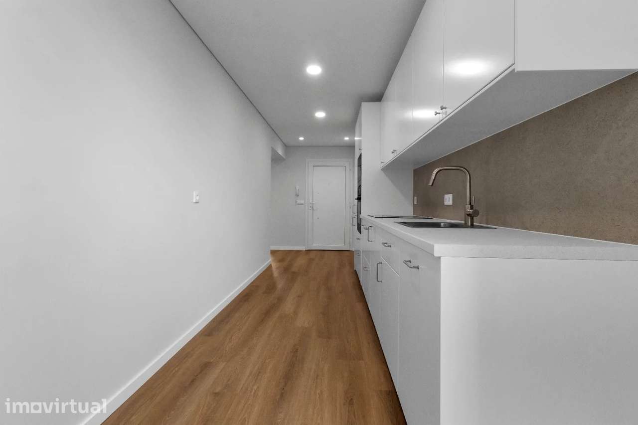 T2+1 totalmente remodelado no centro de Gaia — escola à porta, metro a - Grande imagem: 3/23