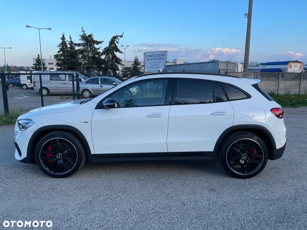 Mercedes-Benz GLA - 4