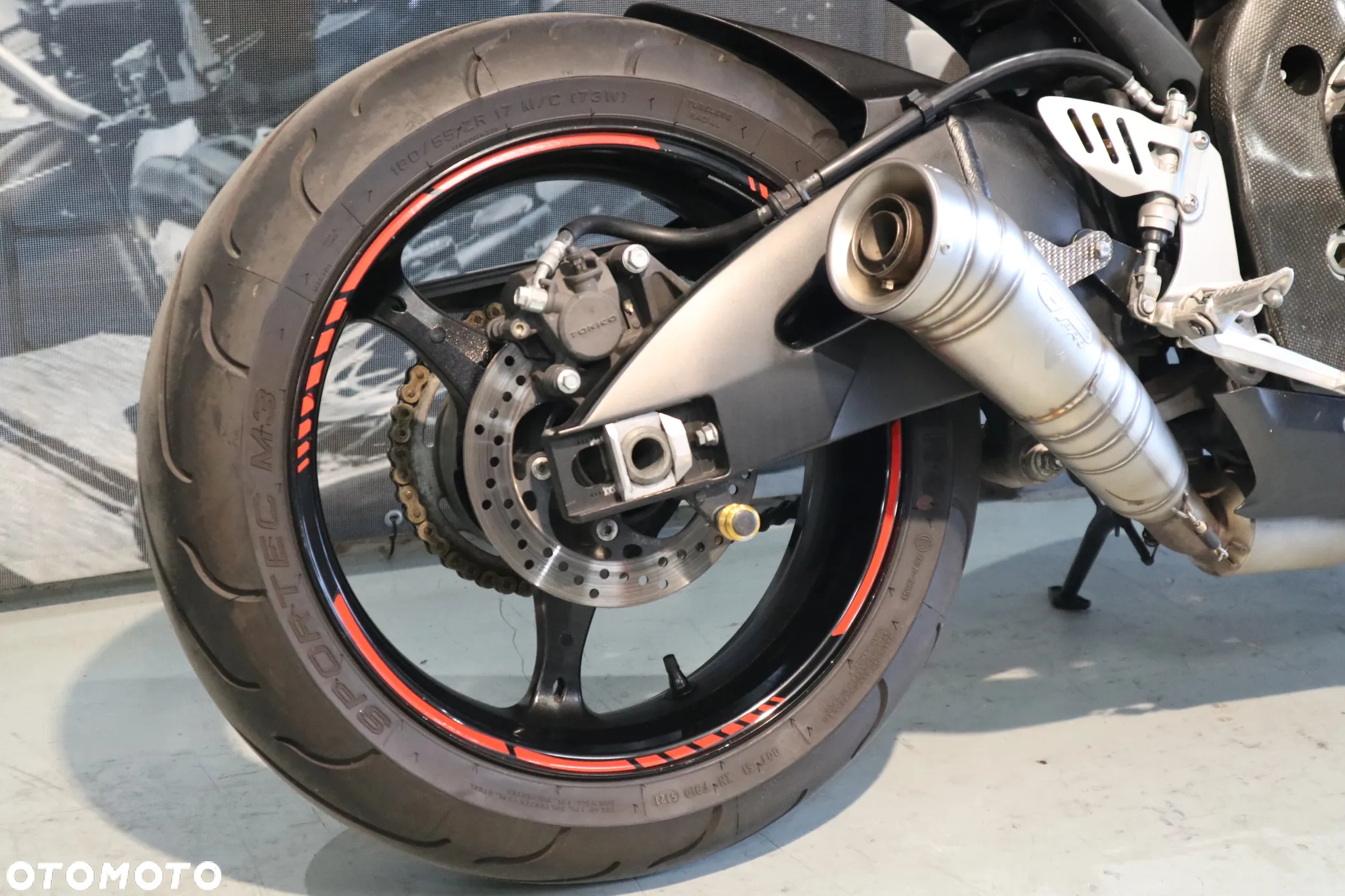 Suzuki GSX-R - 16