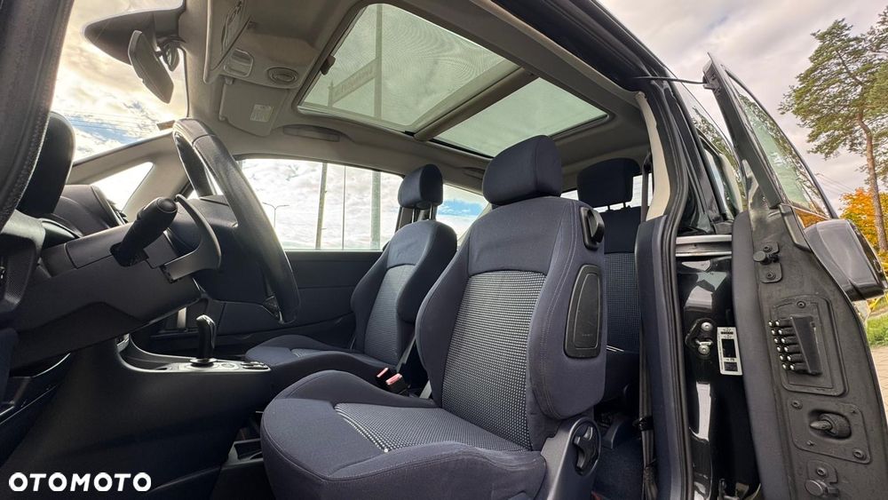 Peugeot 1007 1.6 Trendy 2-Tronic - 28