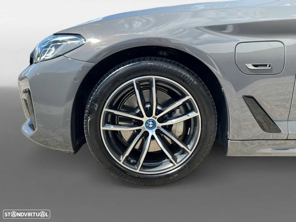 BMW 530 e Pack Desportivo M - 15