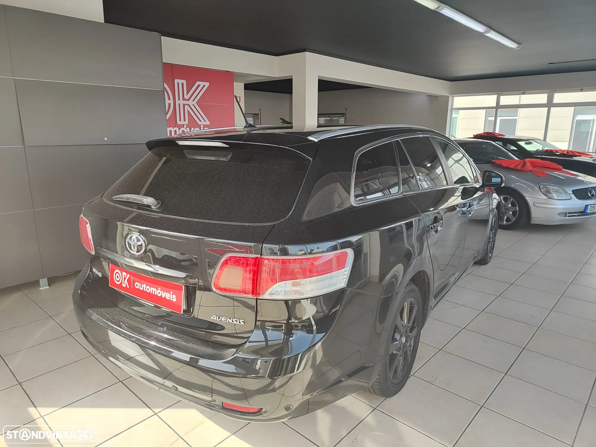 Toyota Avensis SW 2.2 D-4D Premium - 2