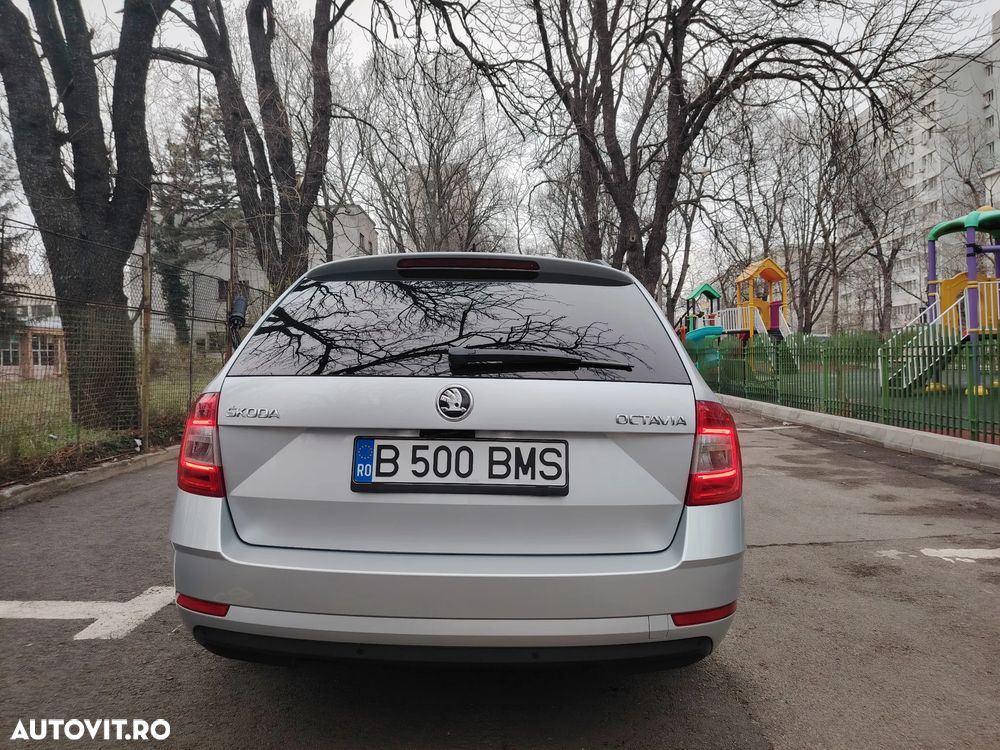 Skoda Octavia 1.6 TDI DSG Clever - 5