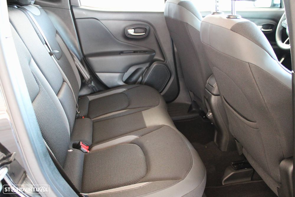 Jeep Renegade 1.3 T-GDI 4xe Auto Altitude - 12