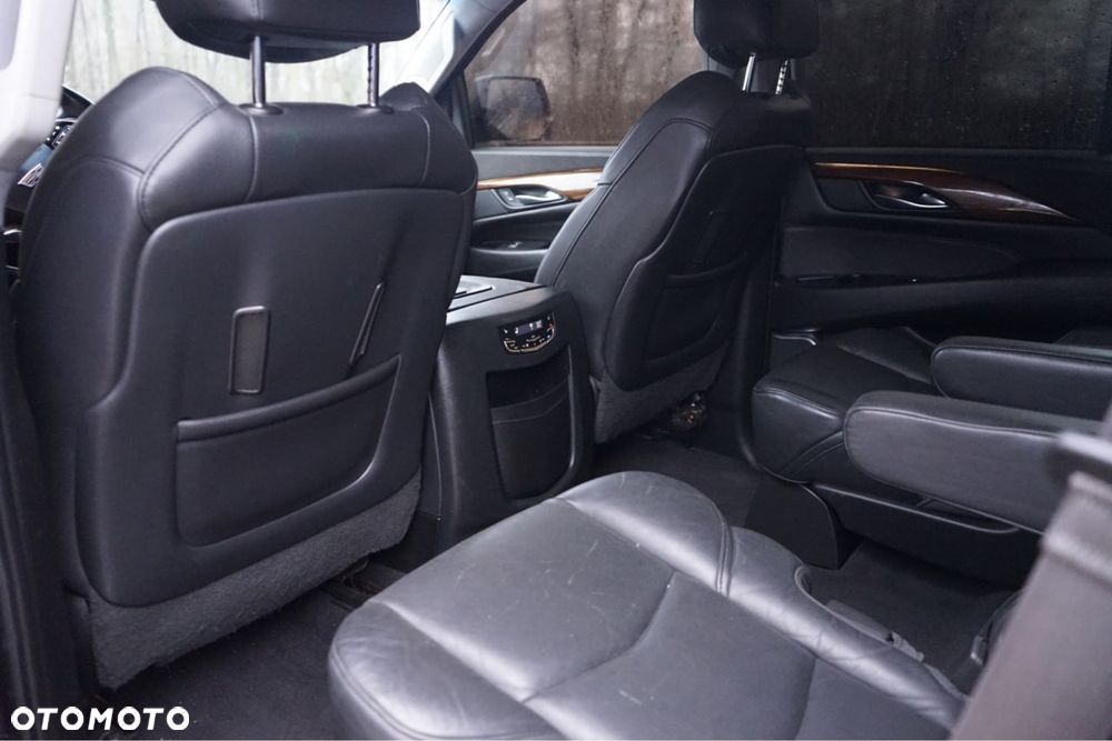 Cadillac Escalade - 5