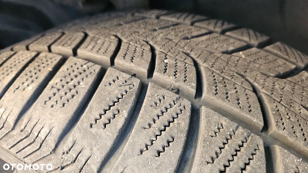 Mitsubishi Outlander 2.0 4WD Plug-In Hybrid Plus - 17