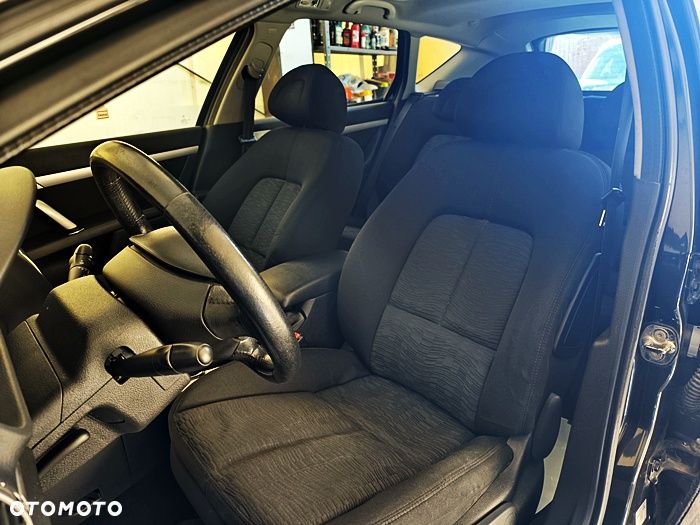 Peugeot 407 - 23